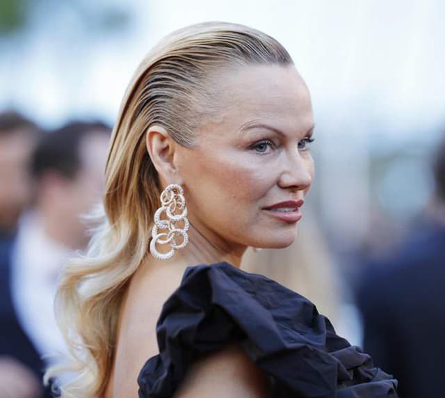 Pamela Anderson’s mantra: Live romantically wherever you are