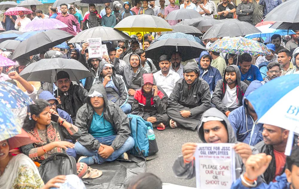 J'khand job exam row: Protesters halt stir on 26th day, give govt 2 months to resolve issues