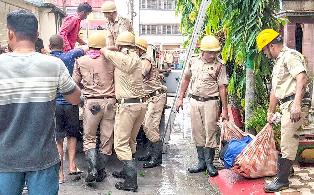8 die in hotel blaze in Bengal's temple town Tarapith; one detained for fire safety lapses