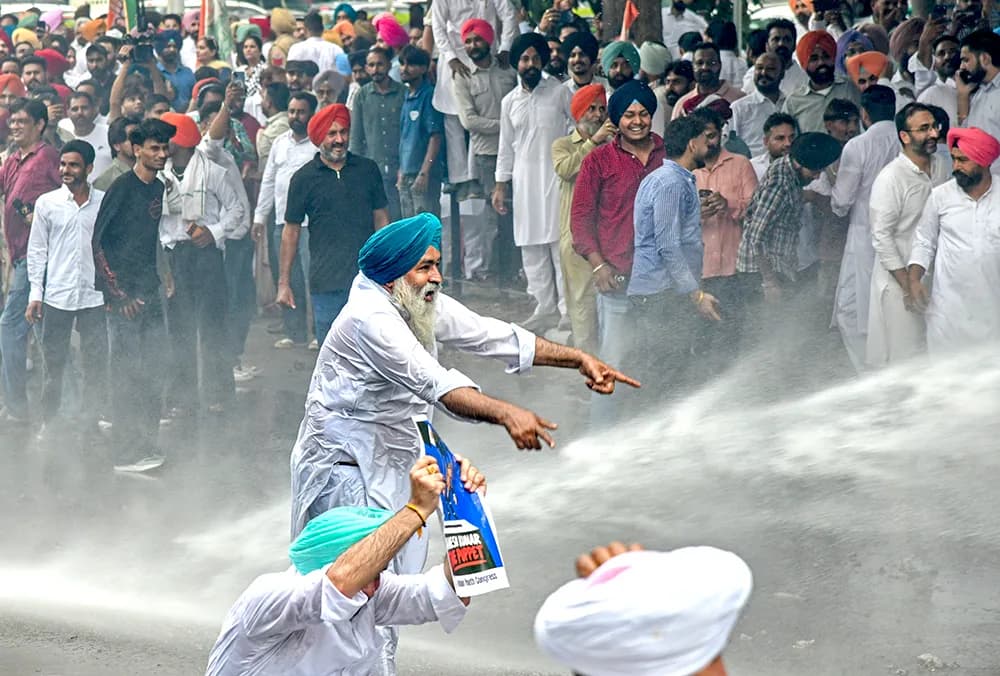 Cong hits streets seeking CEC resignation; asks Gyanesh Kumar to turn 'approver' or face trial