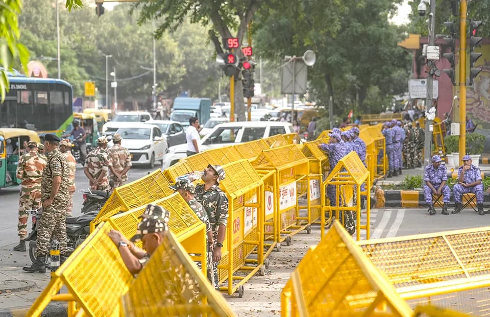 Unprecedented security clampdown in Delhi; 25k personnel deployed, 57 metro stations shut, mobile internet suspended