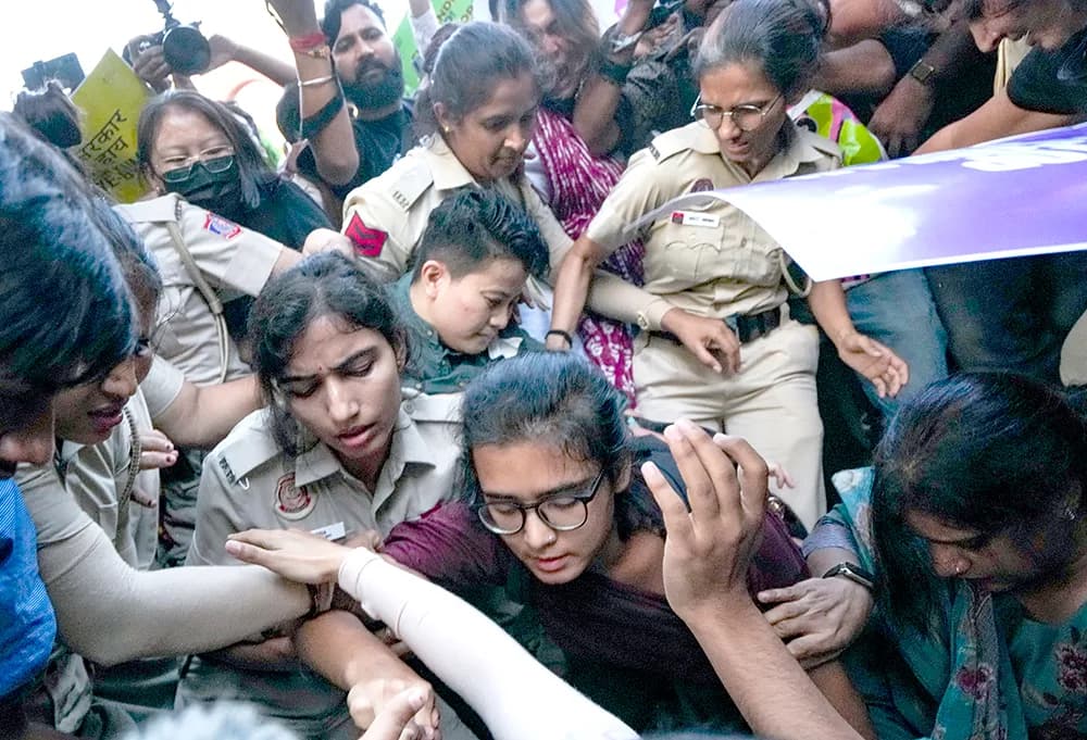 'Lehra Do Tiranga' march: Flash protests by CJP, student outfits in Connaught Place, Mandi House