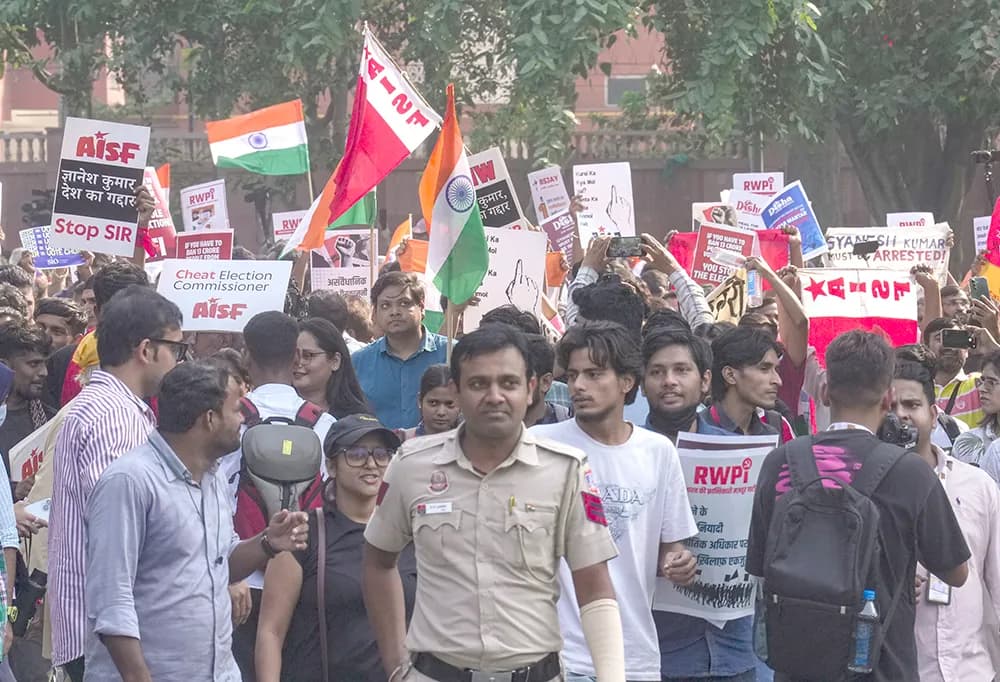 Several detained as anti-SIR protesters march towards EC office, demand Gyanesh Kumar's resignation